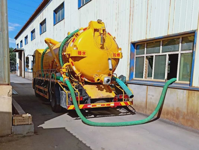 上城清理化粪池